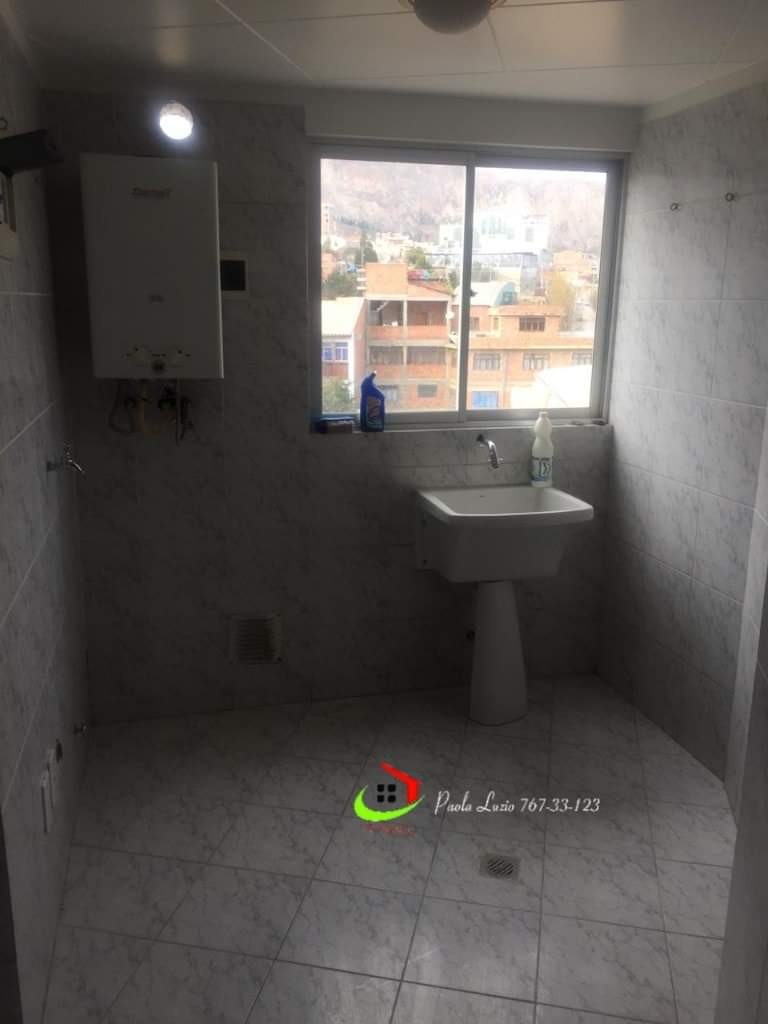 Departamento en Calacoto en La Paz 4 dormitorios 5 baños 2 parqueos Foto 7