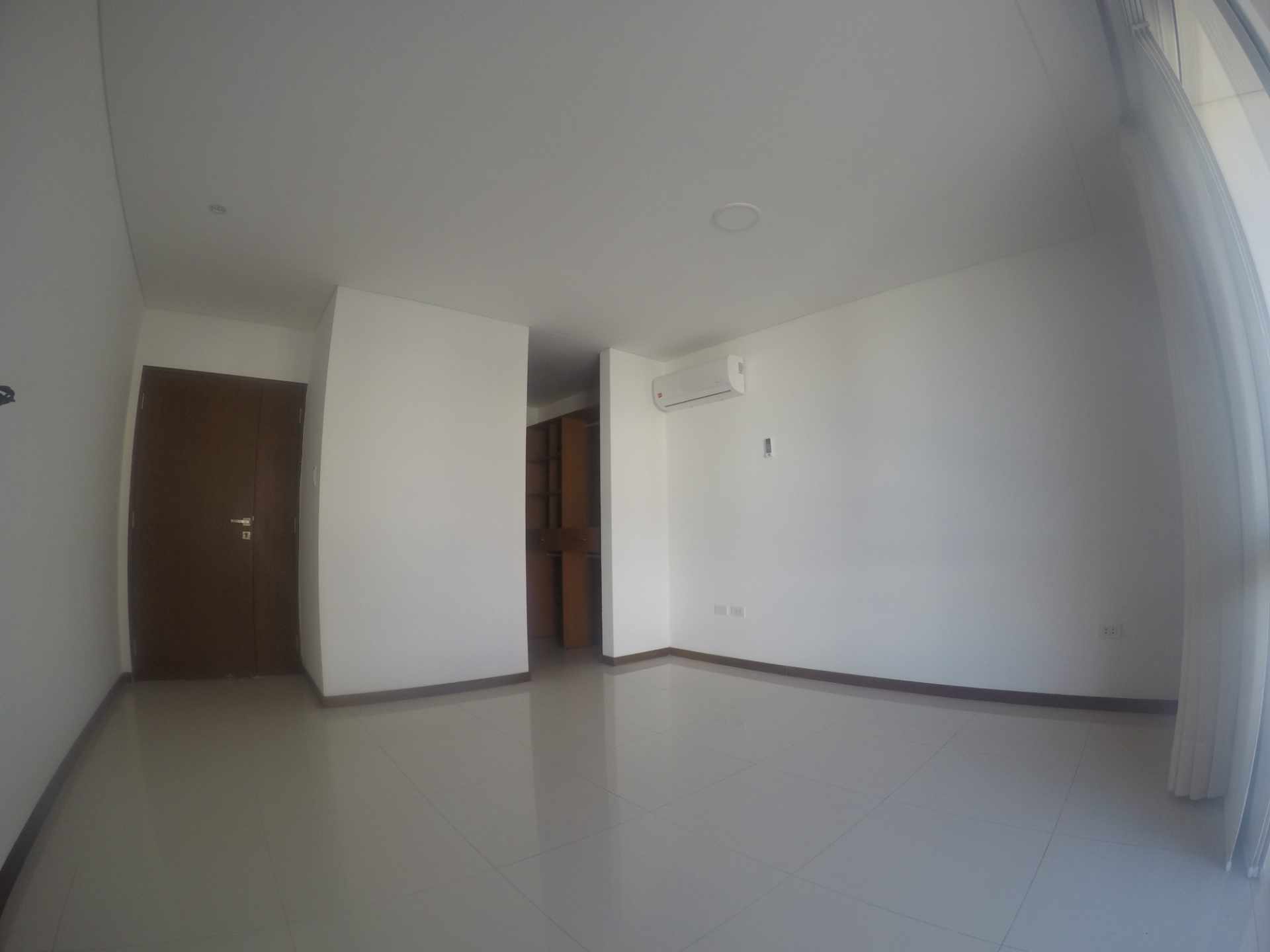 Casa en Entre 4to y 5to anillo Norte en Santa Cruz de la Sierra 3 dormitorios 4 baños 2 parqueos Foto 11