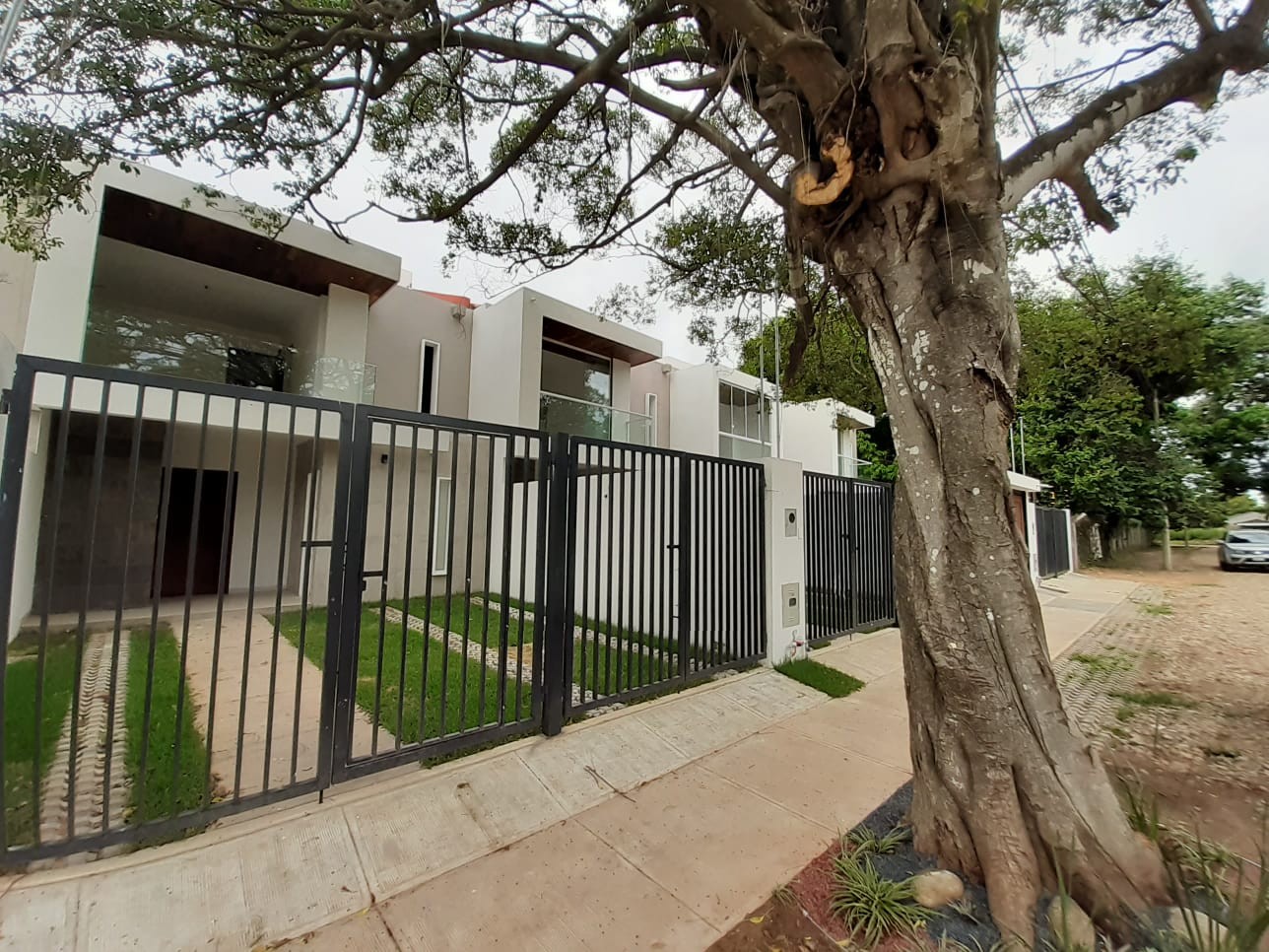 Casa en Entre 8vo y 9no anillo Norte en Santa Cruz de la Sierra 3 dormitorios 7 baños 2 parqueos Foto 5