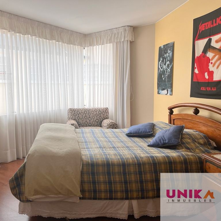 Casa en Venta🏡 HERMOSA CASA AMPLIA Y LLENA DE SOL EN VENTA, EN EL LUGAR MAS CÉNTRICO DE ACHUMANI 4 dormitorios 5 baños 4 parqueos Foto 24