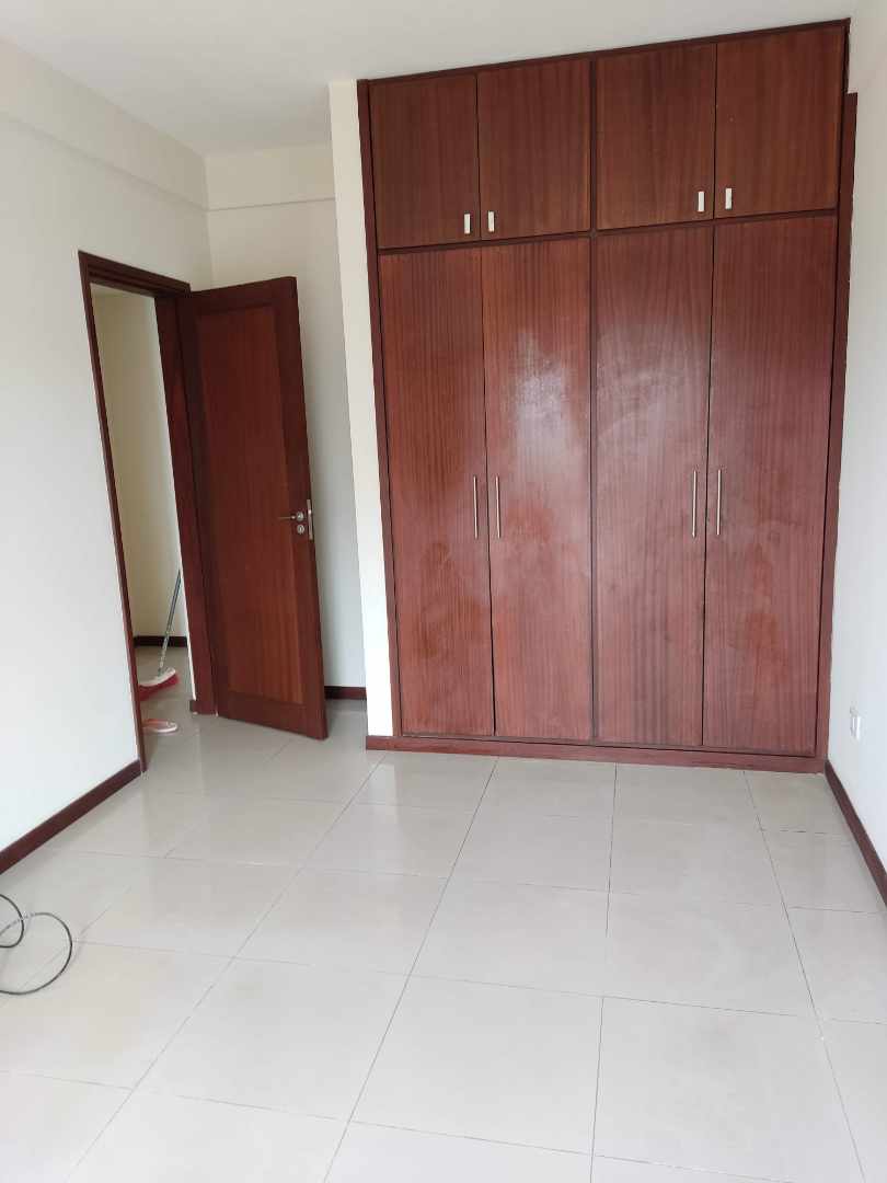 Departamento en AlquilerAV. BENI ENTRE 4TO. Y 5TO
ANILLO CALLE MARÍA LUISA CASTRO, CONDOMINIO NORTE 3 dormitorios 4 baños 1 parqueos Foto 14