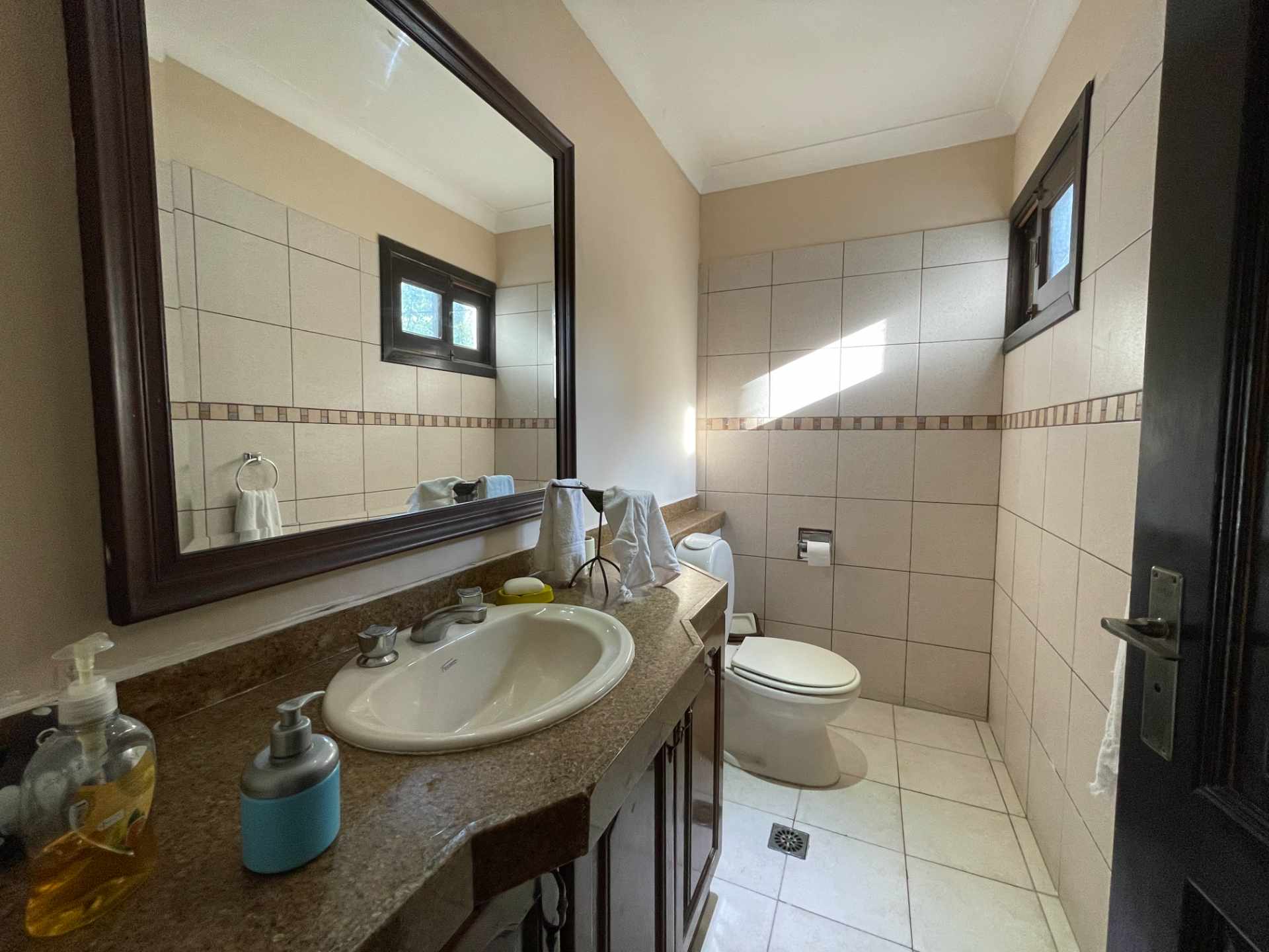 Casa en Entre 4to y 5to anillo Oeste en Santa Cruz de la Sierra 3 dormitorios 6 baños 4 parqueos Foto 14