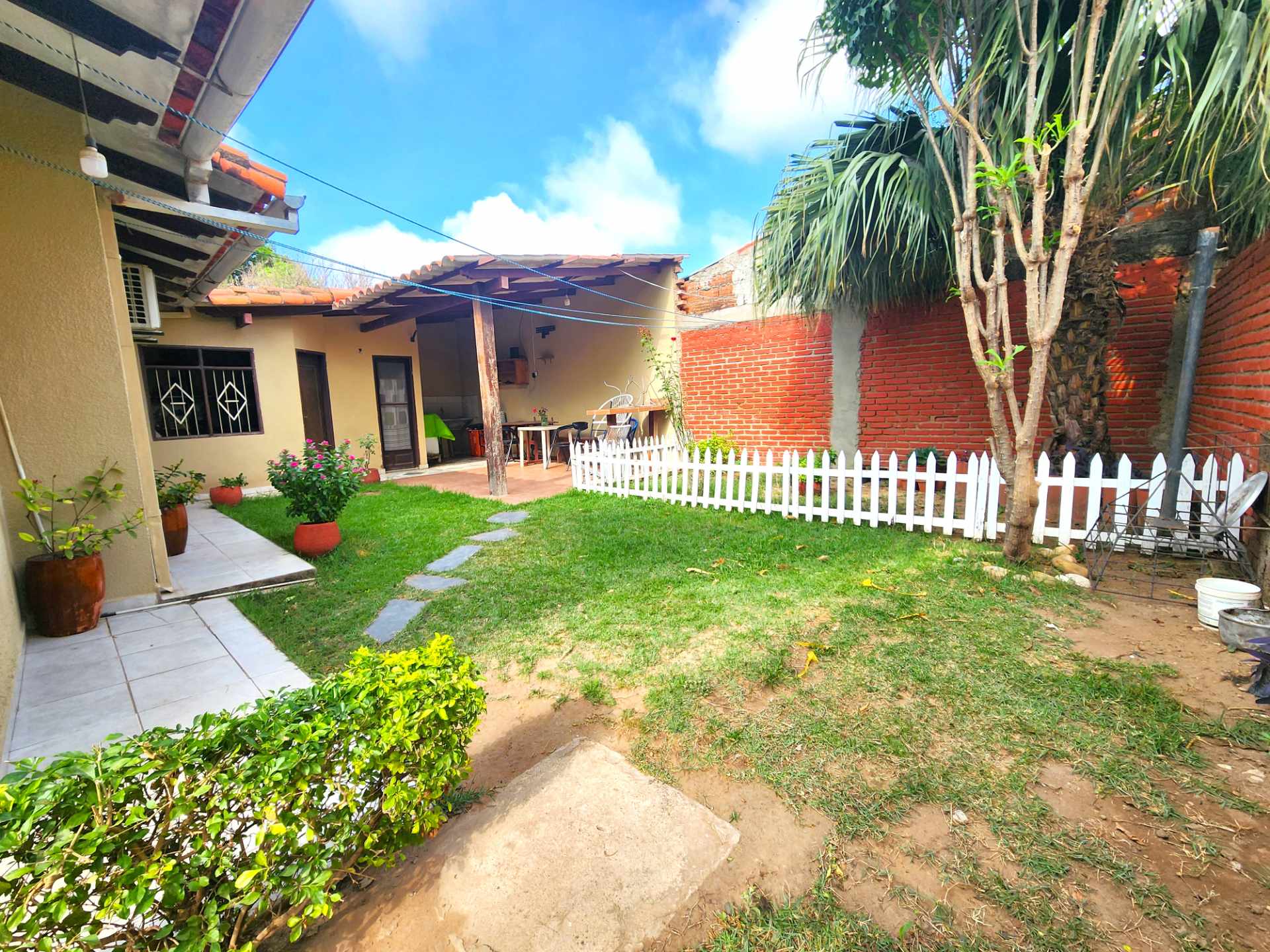 Casa en Villa 1ero de Mayo en Santa Cruz de la Sierra 3 dormitorios 3 baños 3 parqueos Foto 7