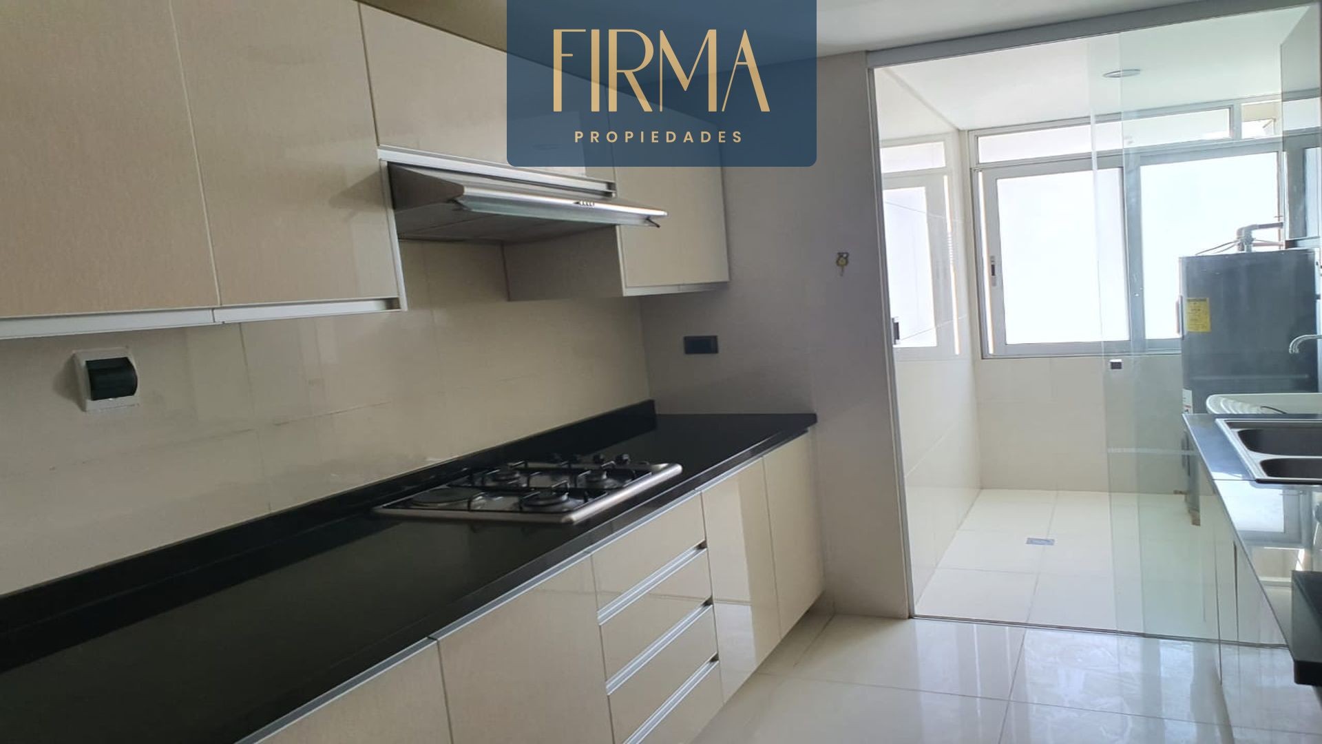 Departamento en Calacoto en La Paz 3 dormitorios 3 baños 1 parqueos Foto 4