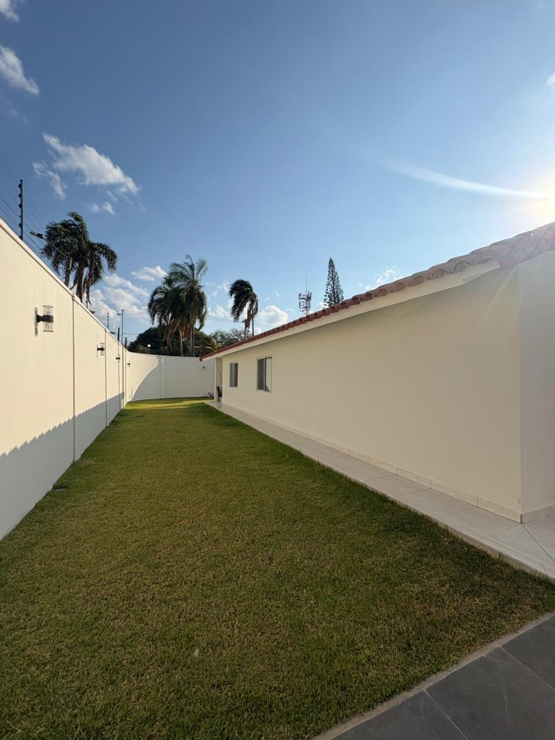 Casa en VentaZona norte, C/ Las Piñas, en plena esquina, entre  la Av. Mutualista y Alemana Foto 17