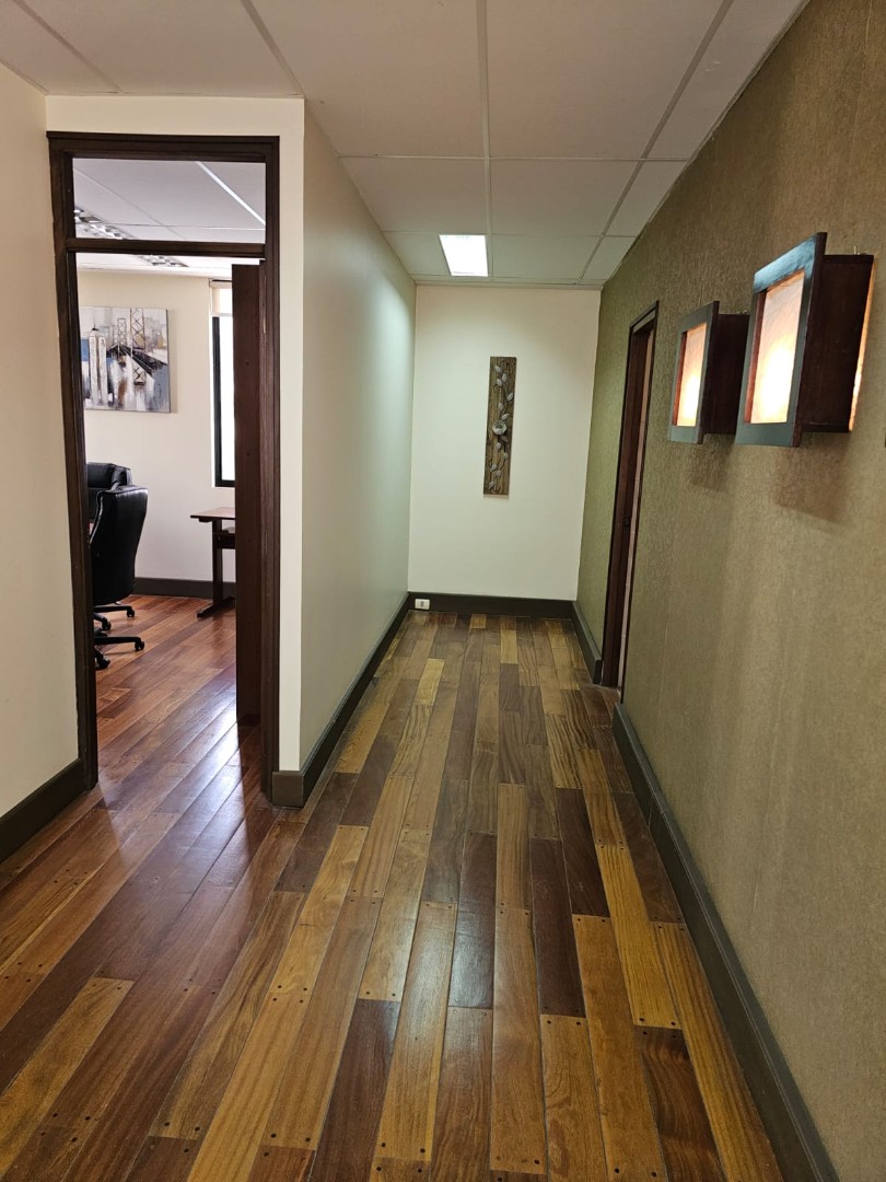 Oficina en VentaCalacoto, cerca de la calle 8  5 dormitorios 1 baños  Foto 5