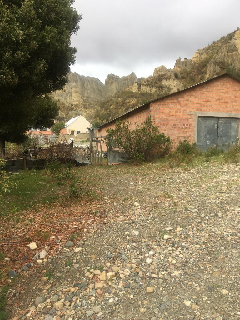 Terreno en VentaACHUMANI, a 1 cuadra de Jardines del Sur Foto 2