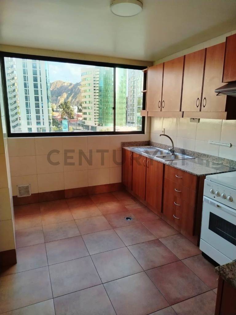 Departamento en Calacoto en La Paz 2 dormitorios 2 baños 1 parqueos Foto 4