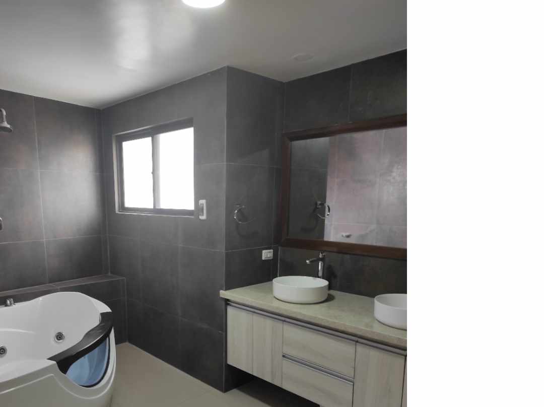 En Alquiler a $us 1,500 Foto 27