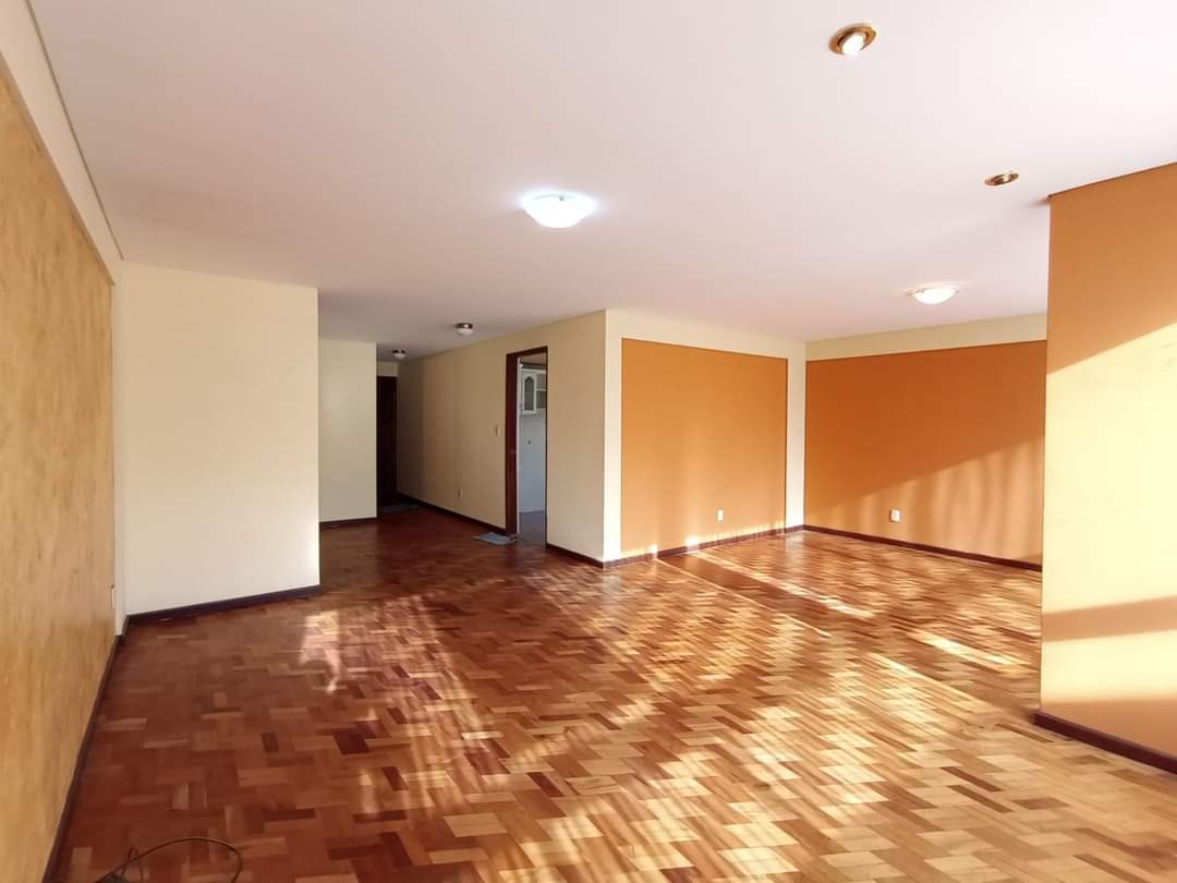 Departamento en Irpavi en La Paz 3 dormitorios 4 baños 1 parqueos Foto 4