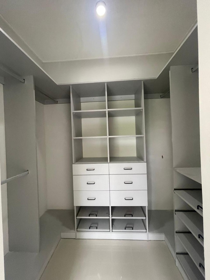 Casa en Entre 3er y 4to anillo Oeste en Santa Cruz de la Sierra 4 dormitorios 6 baños 4 parqueos Foto 21