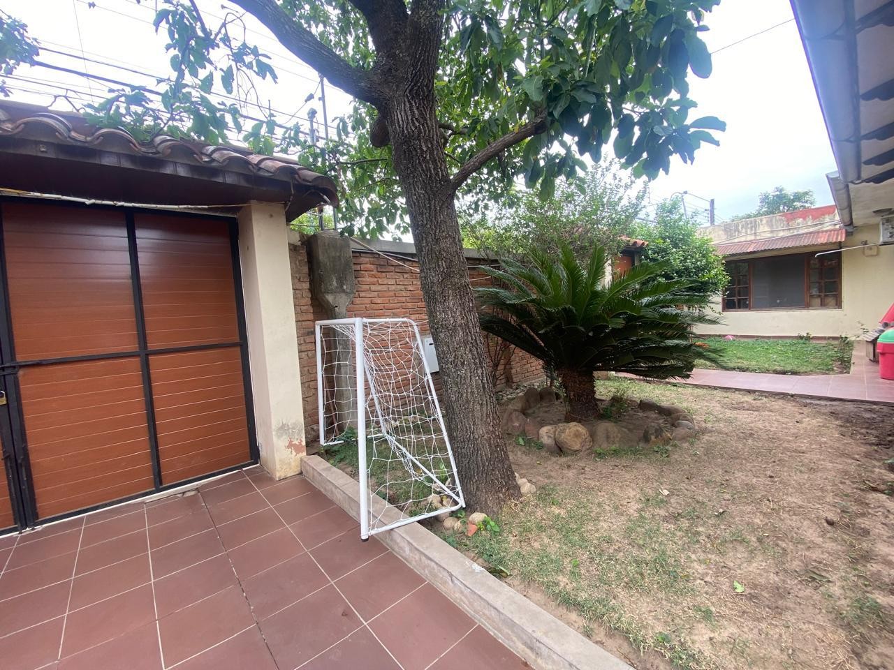 Casa en Entre 4to y 5to anillo Sur en Santa Cruz de la Sierra 4 dormitorios 3 baños 4 parqueos Foto 10