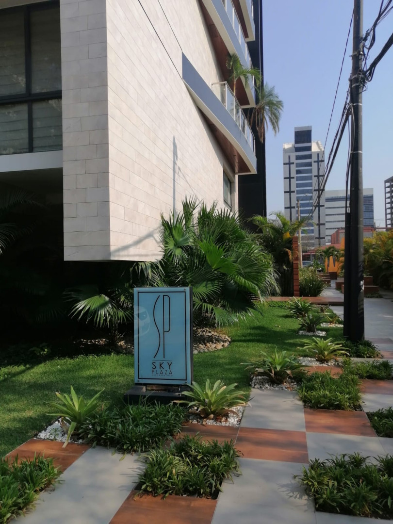 Departamento SKY PLAZA EQUIPETROL - VENTA EXCELENTE MONOAMBIENTE DE LUJO Foto 1
