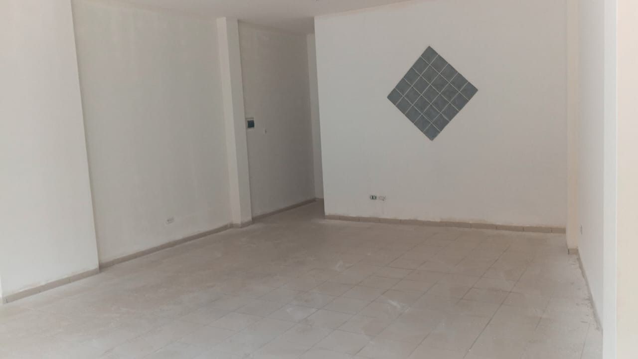 Local comercial en Centro en Santa Cruz de la Sierra  1 baños  Foto 3