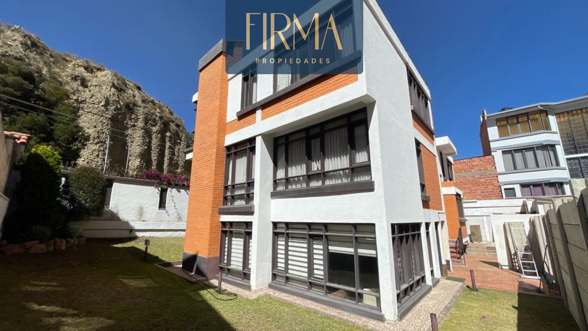 Casa en Koani en La Paz 3 dormitorios 4 baños 2 parqueos Foto 1