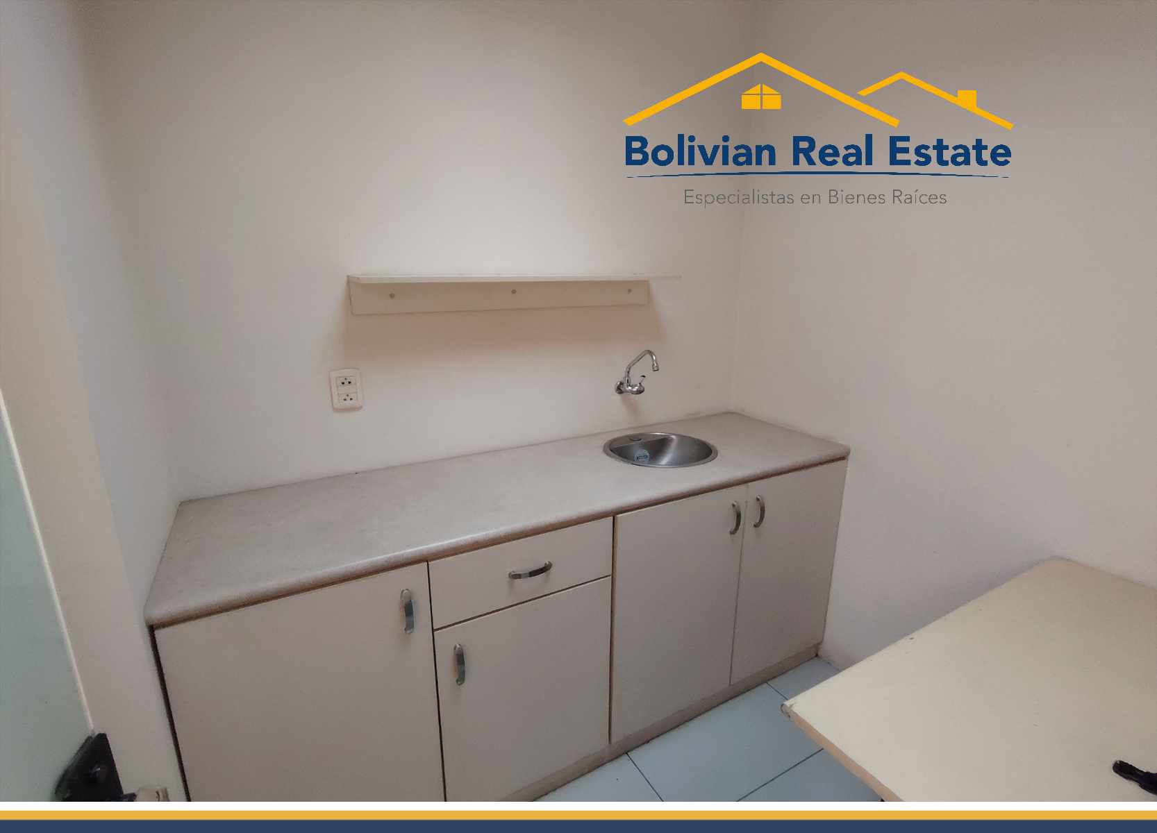 Oficina en AlquilerSOPOCACHI SANCHEZ LIMA CERCA A LA PLAZA AVAROA -OFICINA EN ALQUILER Foto 5