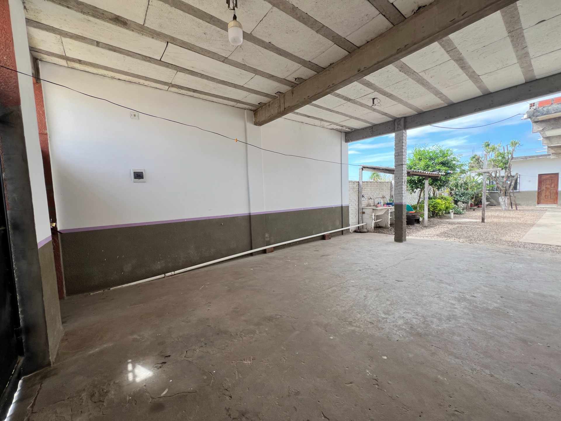 Casa en Entre 7mo y 8vo anillo Norte en Santa Cruz de la Sierra 8 dormitorios 3 baños 2 parqueos Foto 4