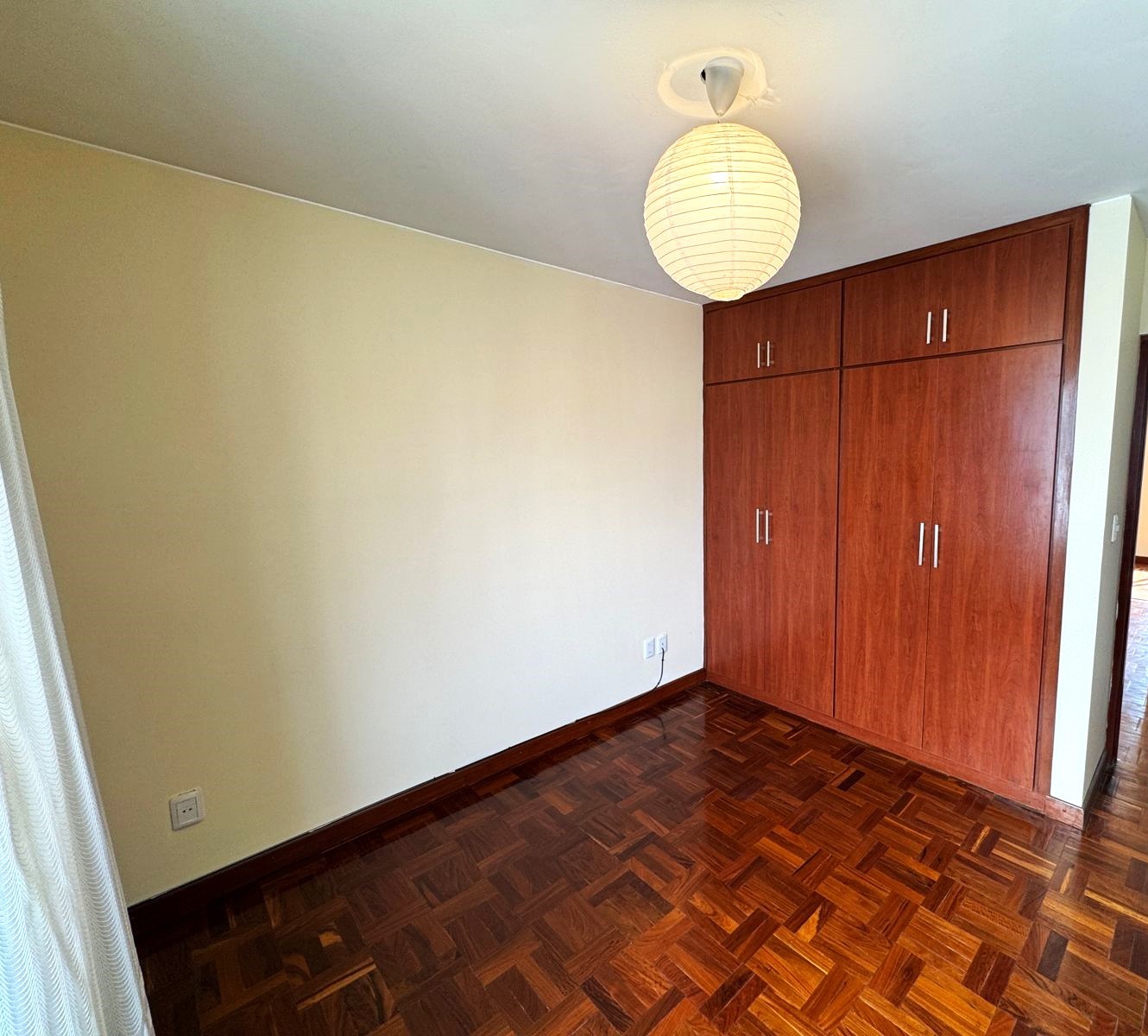Departamento en AlquilerSOPOCACHI – EN ALQUILER – CERCA PLAZA ABAROA 3 dormitorios 3 baños  Foto 3