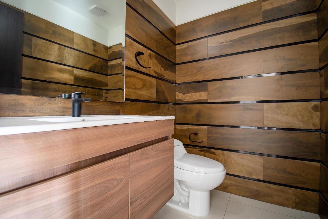 Departamento en AlquilerEN ALQUILER EQUIPETROL CALLE HERNAN ALDABA PAZ PLAZA ITALIA 2 dormitorios 3 baños 1 parqueos Foto 7