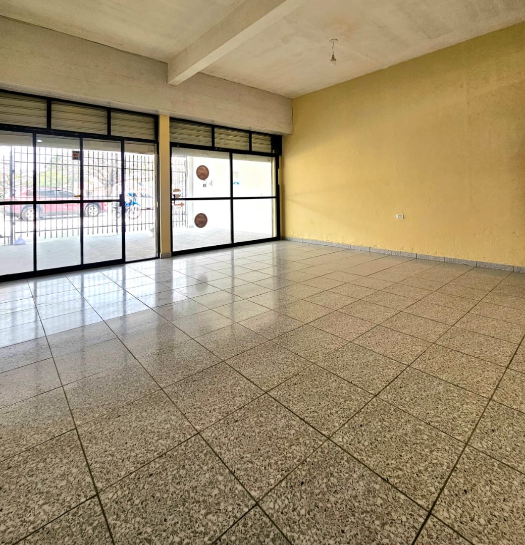 Departamento en AlquilerAv. Paragua 2do anillo  3 dormitorios 2 baños 4 parqueos Foto 3