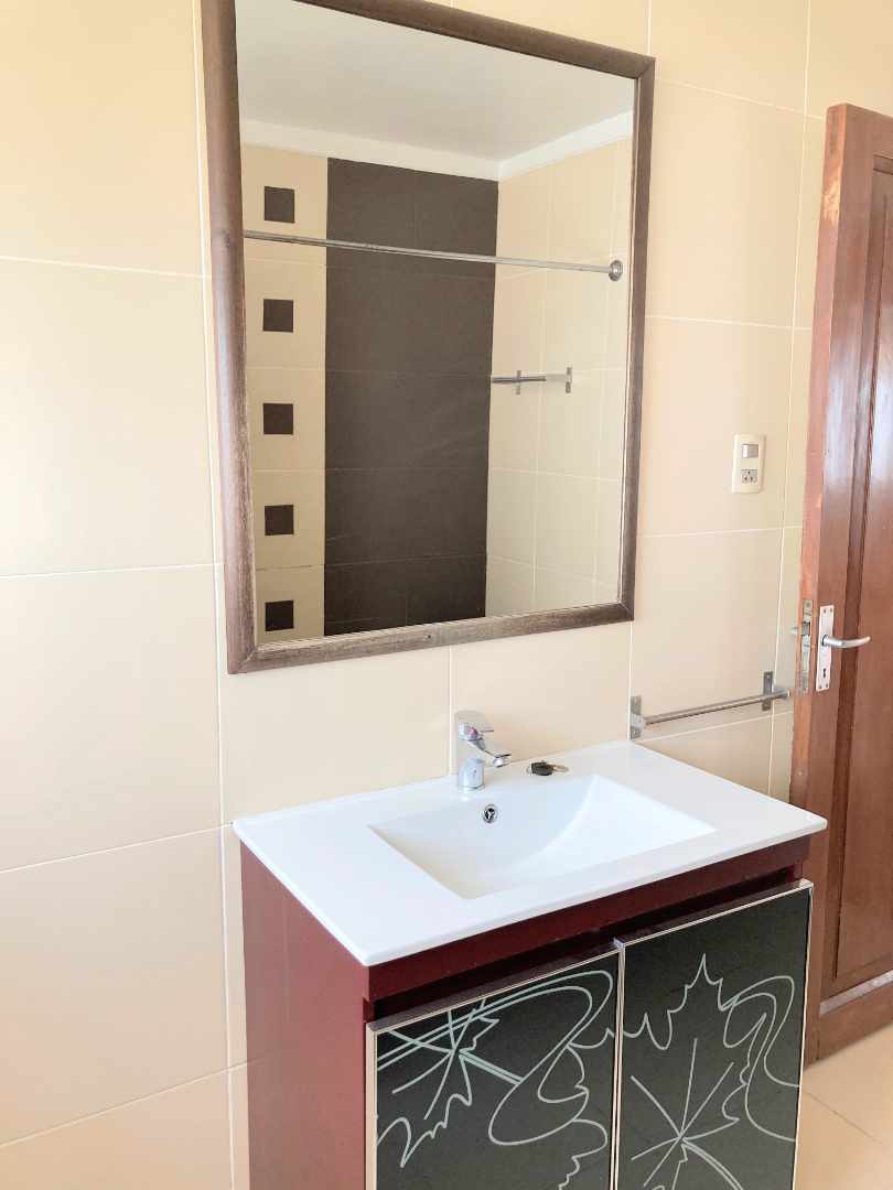 Casa en Calacoto en La Paz 4 dormitorios 3 baños 4 parqueos Foto 8