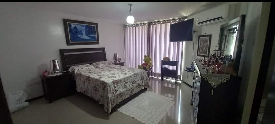 Casa en AnticréticoZona Norte,  Entre 2do y 3er Anillo Alemana  Foto 4