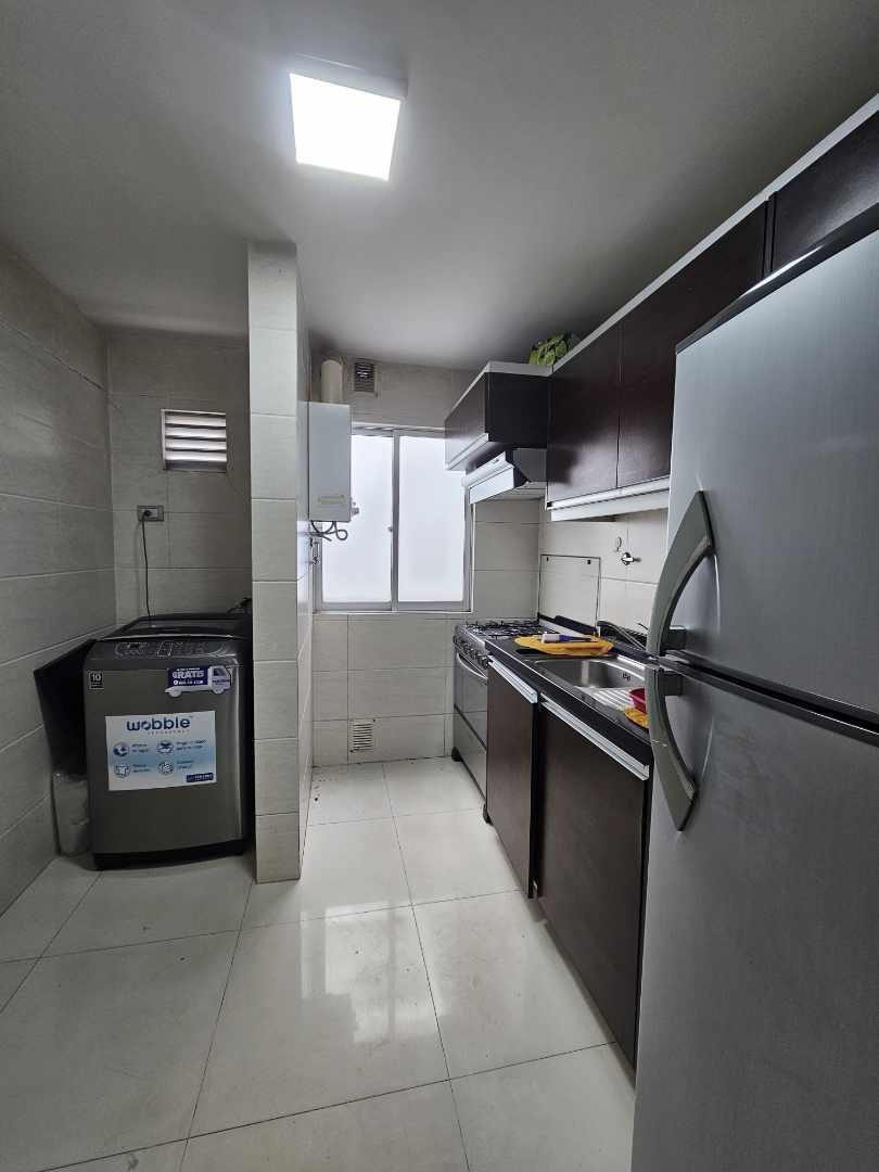 Departamento en Entre 1er y 2do anillo Sur en Santa Cruz de la Sierra 2 dormitorios 2 baños 1 parqueos Foto 2