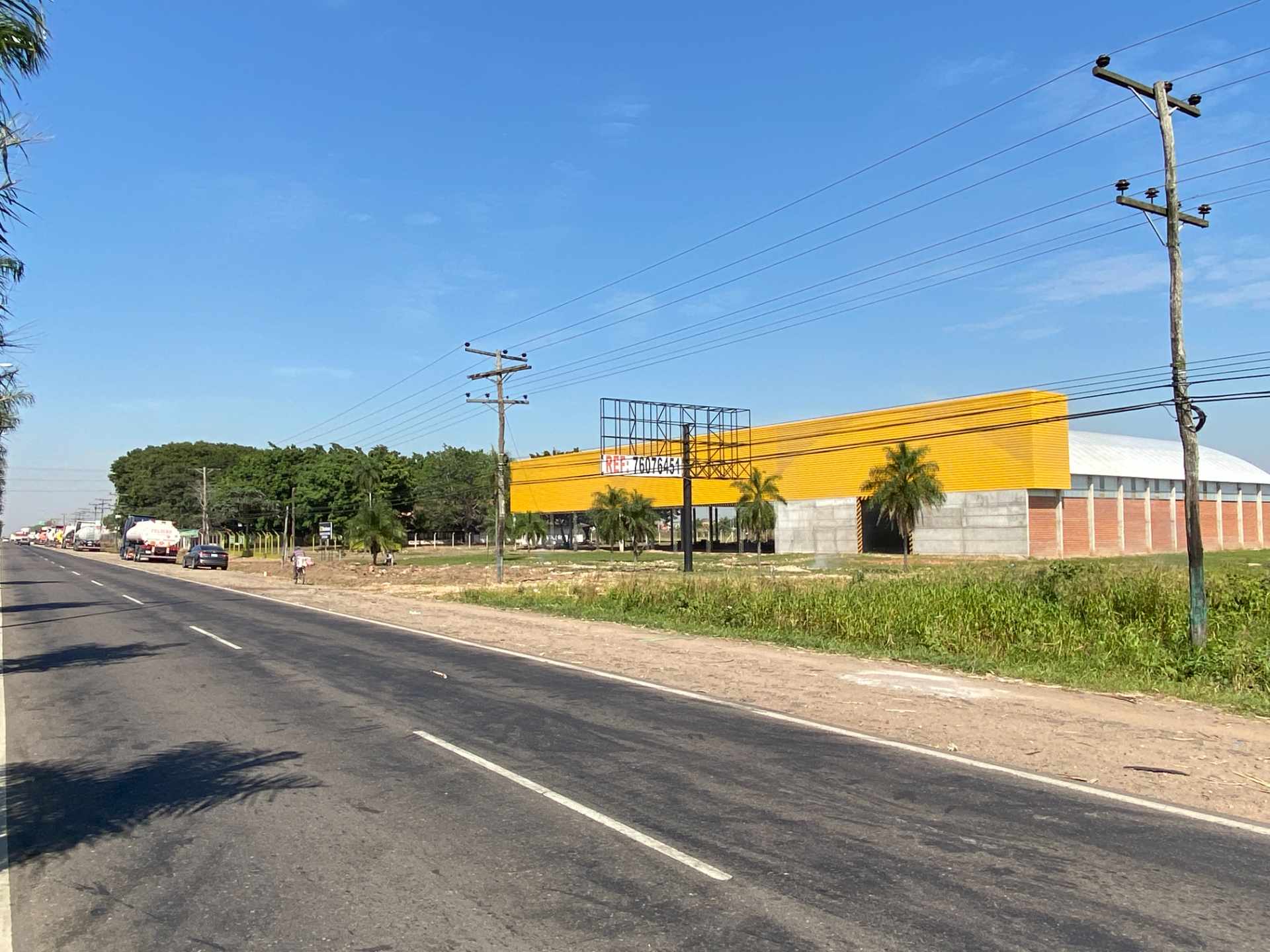 En Alquiler a $us 1,200 Foto 11