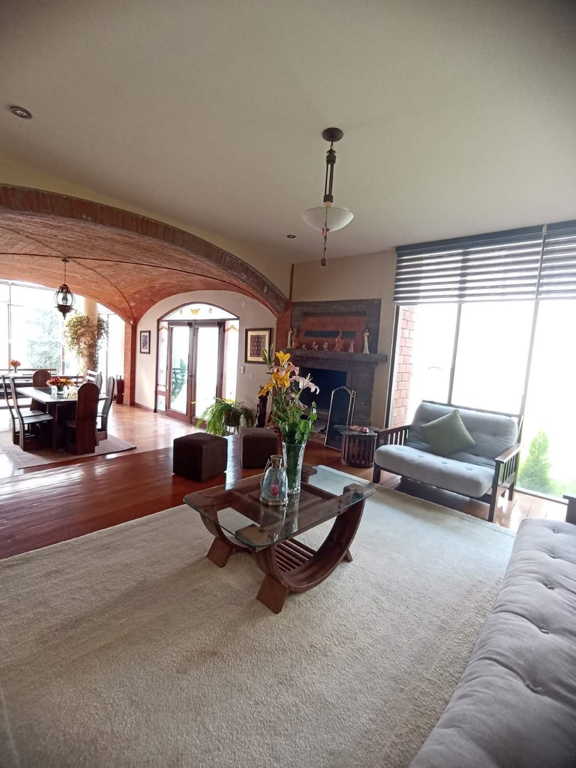 Casa en Irpavi en La Paz 4 dormitorios 5 baños 3 parqueos Foto 27