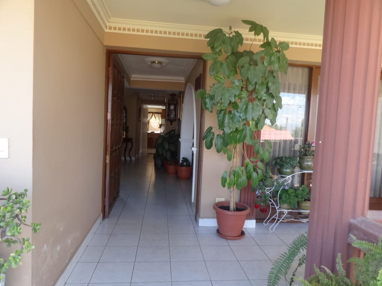 Casa Avenida Atahuallpa frente al segundo tanque de semapa Foto 5