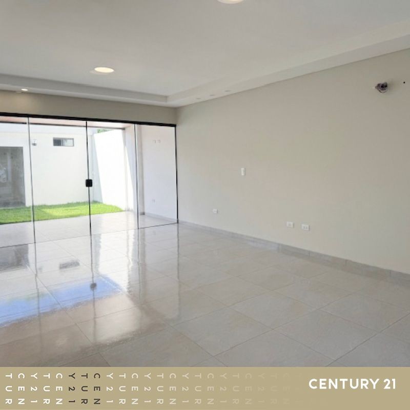 Casa en Venta5 min. del puente Villa Bonita Urubo, Casas en venta en Condominio  Foto 5
