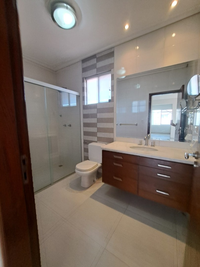 Casa en Urubó en Santa Cruz de la Sierra 5 dormitorios 5 baños 2 parqueos Foto 17