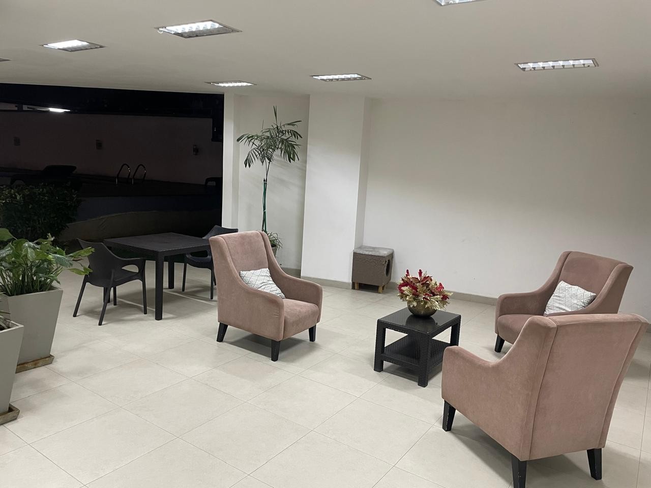 Departamento en AlquilerCalle Cochabamba, casi esquina Irala 2 dormitorios 3 baños 1 parqueos Foto 6