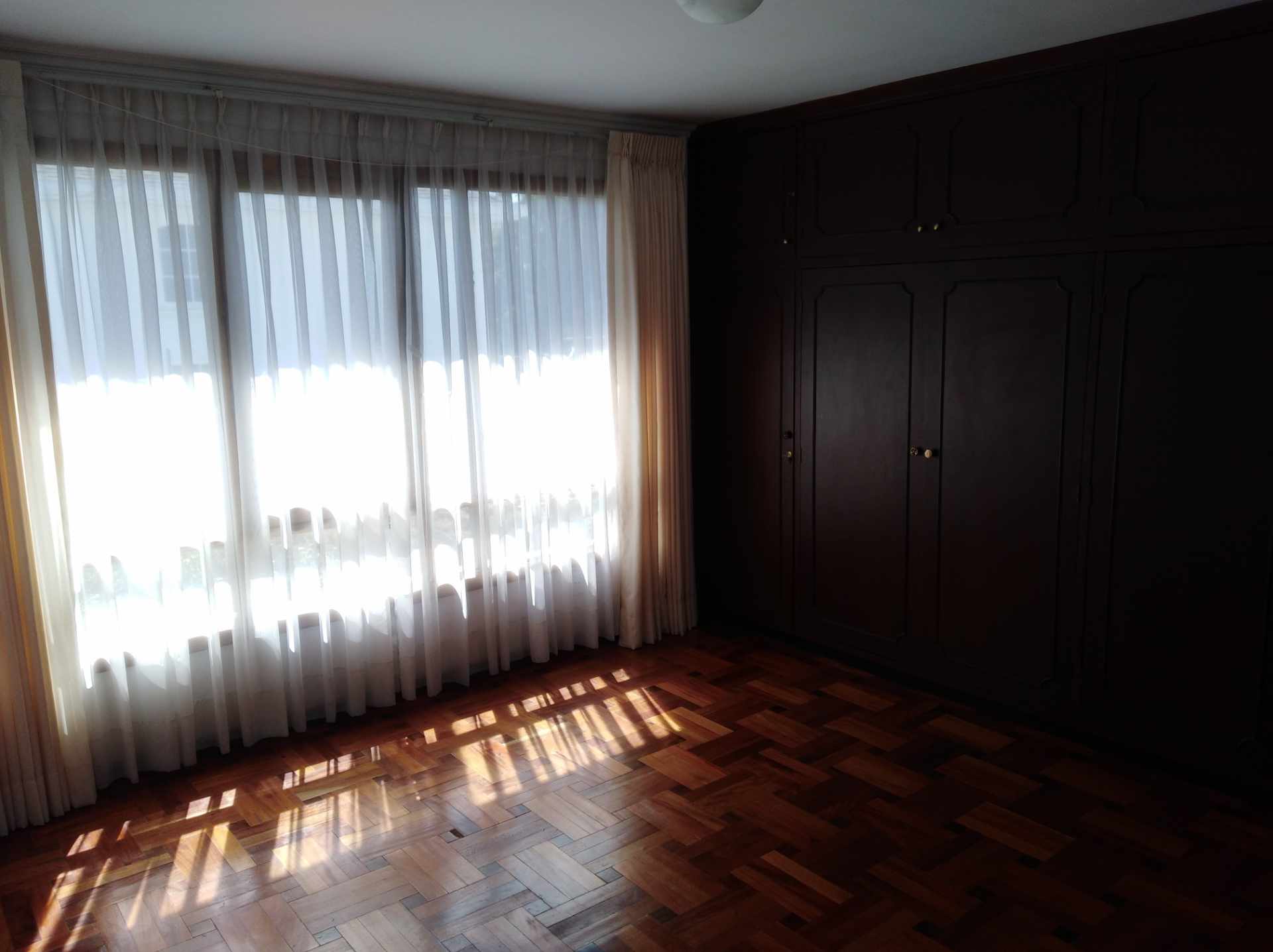 Casa en AlquilerCALACOTO calle 16 a 1/2 cuadra de la Av. Julio C. Patiño.  Foto 27