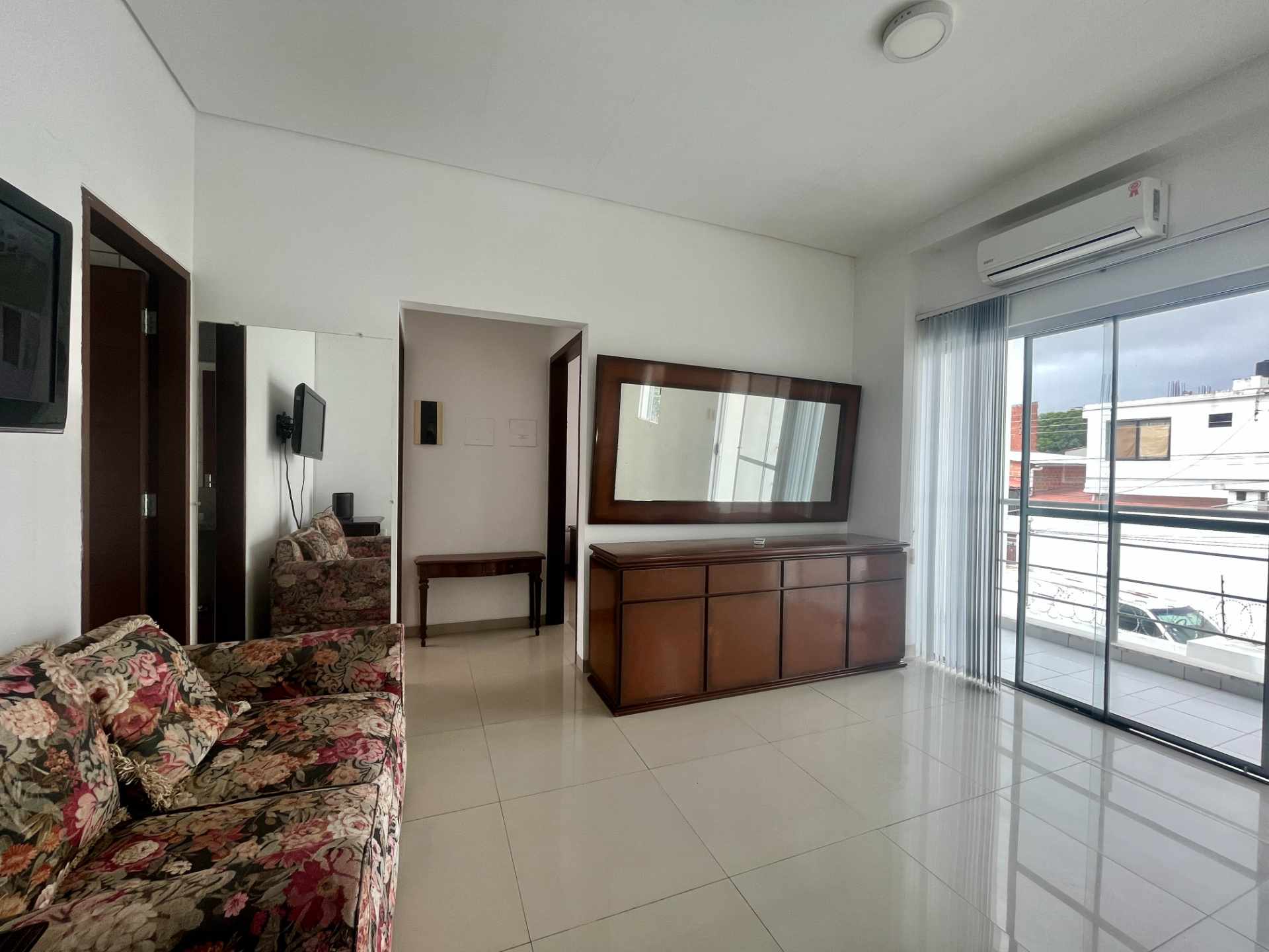 Casa en Entre 3er y 4to anillo Oeste en Santa Cruz de la Sierra 3 dormitorios 3 baños 2 parqueos Foto 8