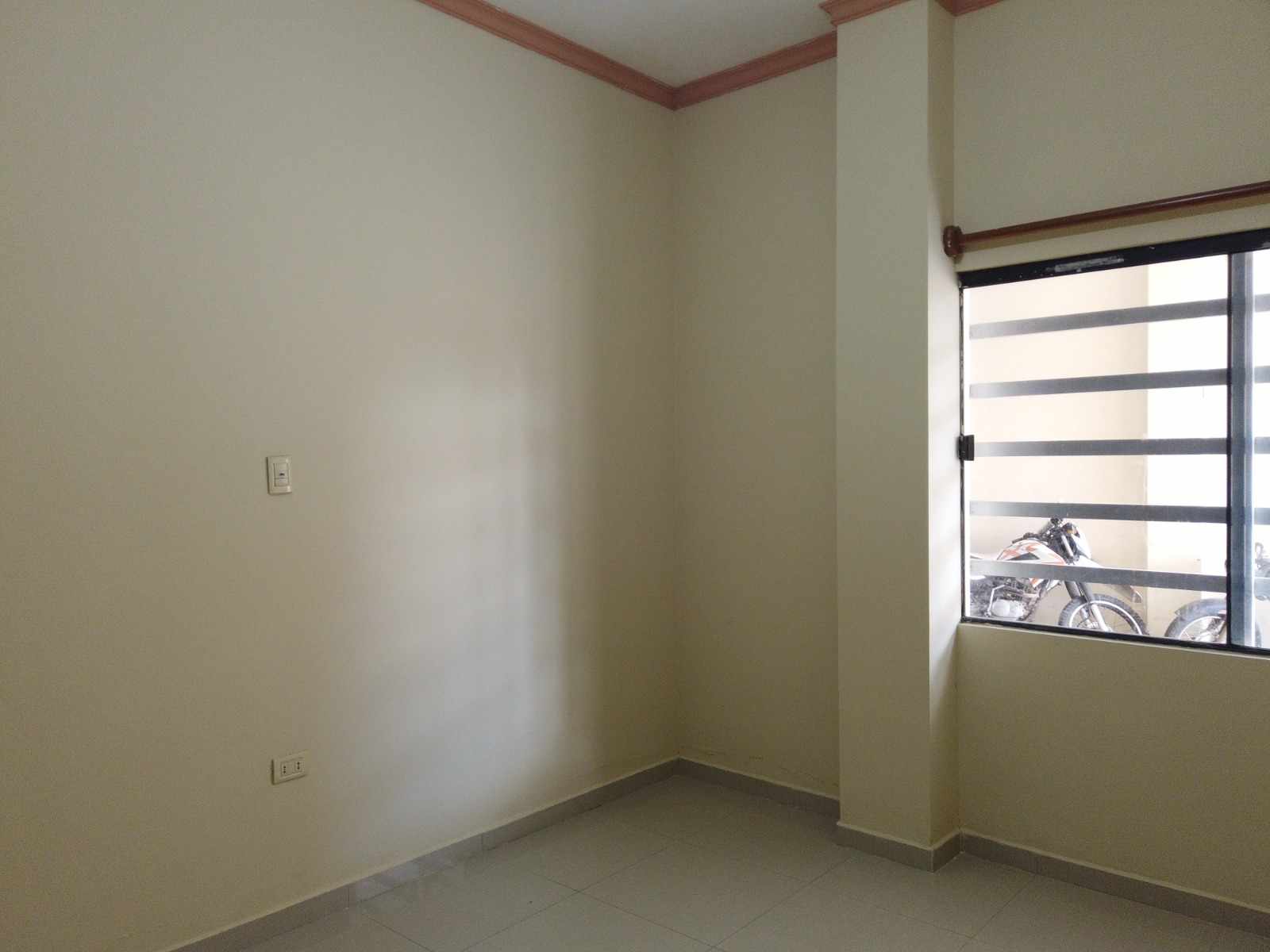 Departamento en Entre 4to y 5to anillo Este en Santa Cruz de la Sierra 3 dormitorios 2 baños 1 parqueos Foto 3