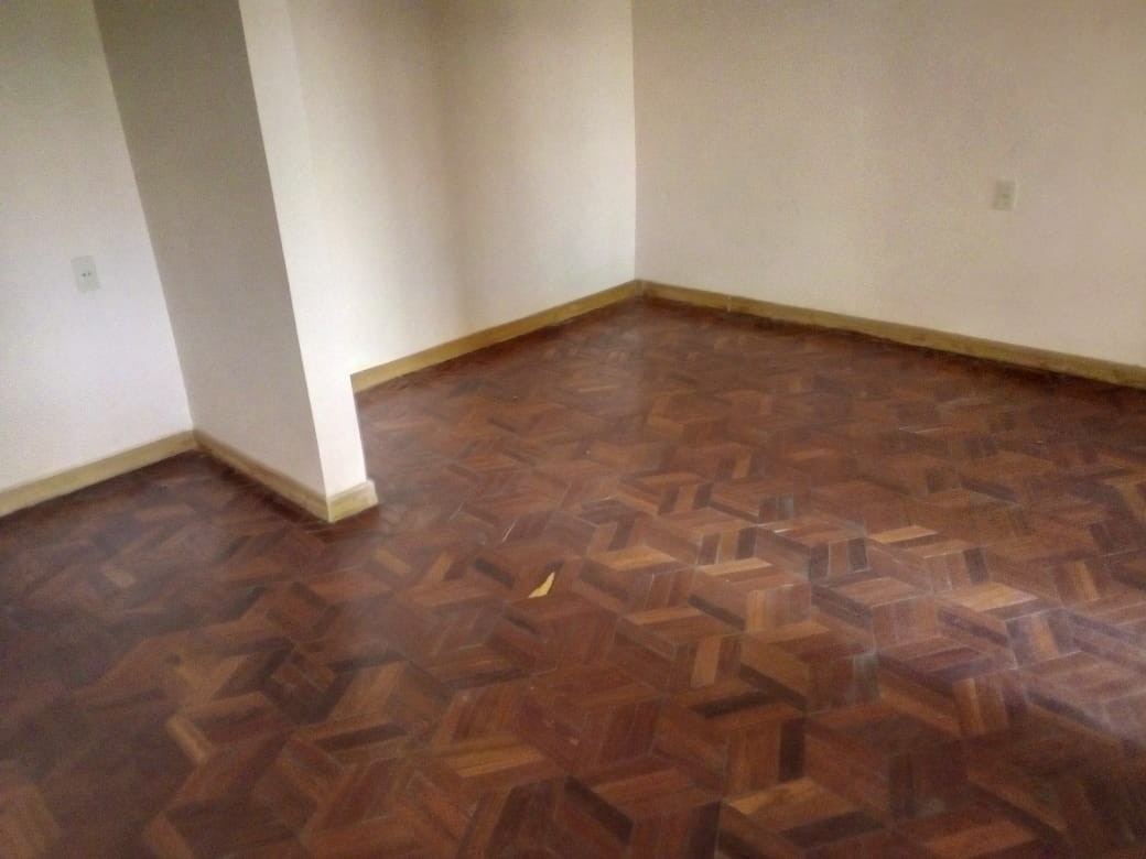 Casa en VentaBuena ubicación, Cerca a Ex Terminal, a Barrio Jardín y a Aldeas Infantiles Sos. Entre Bacovic y Brasil calle g. Foto 6