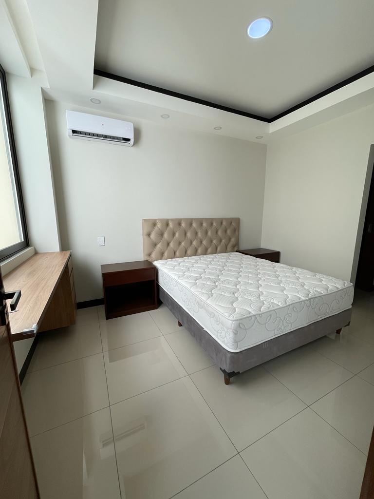 Departamento Equipetrol, diagonal Manzana 40 Foto 10