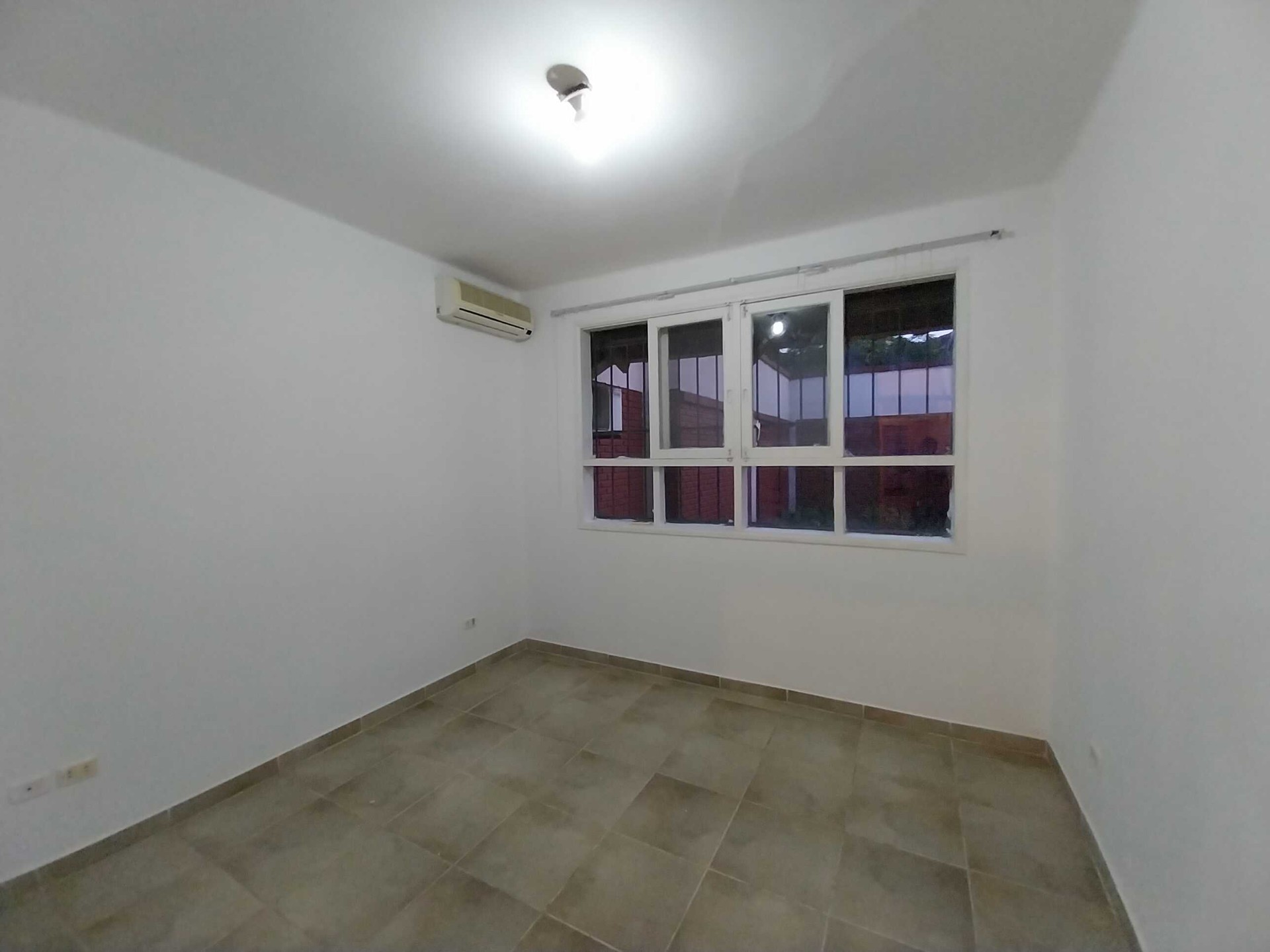 Casa en AlquilerBARRIO HAMACAS - ZONA NORTE 4° ANILLO Foto 11