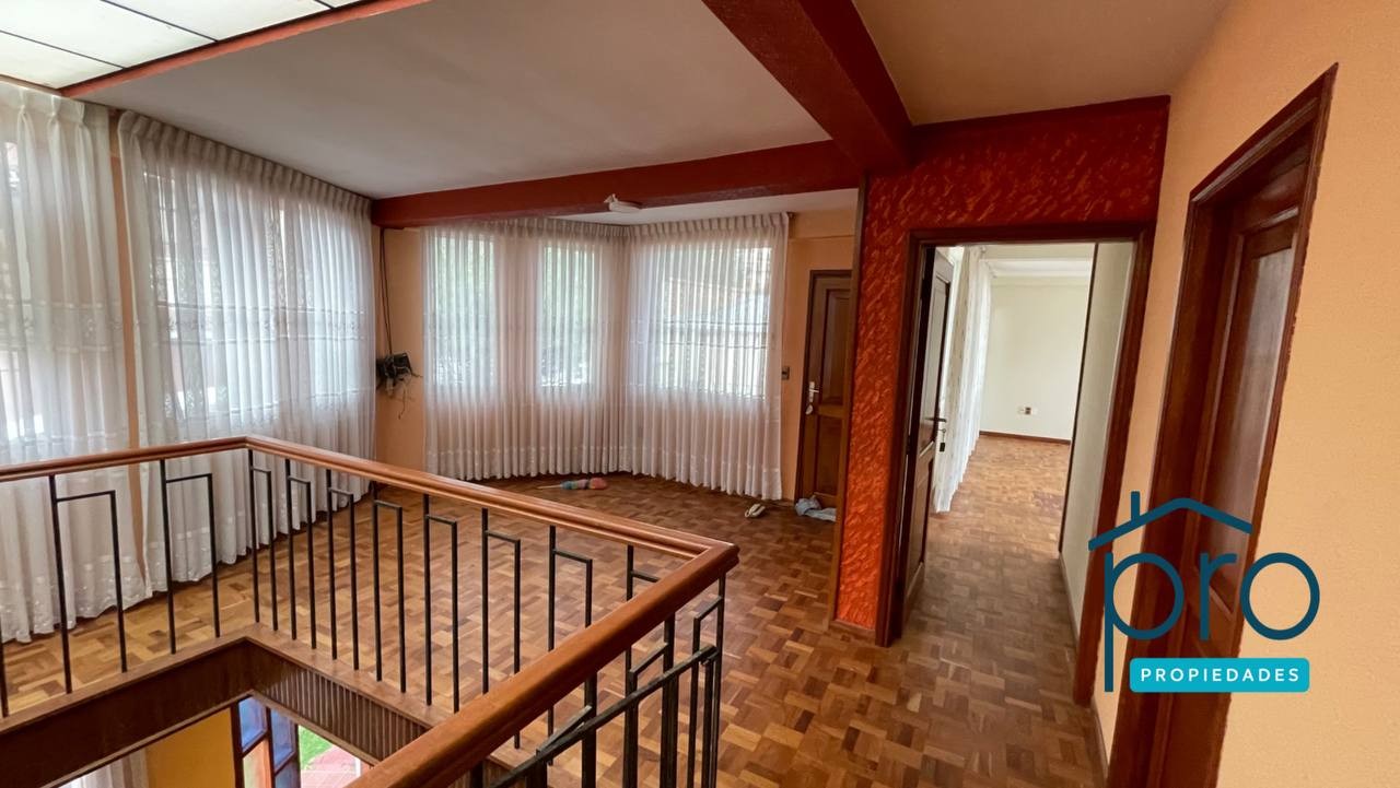 Casa en Los Pinos en La Paz 4 dormitorios 4 baños 2 parqueos Foto 6