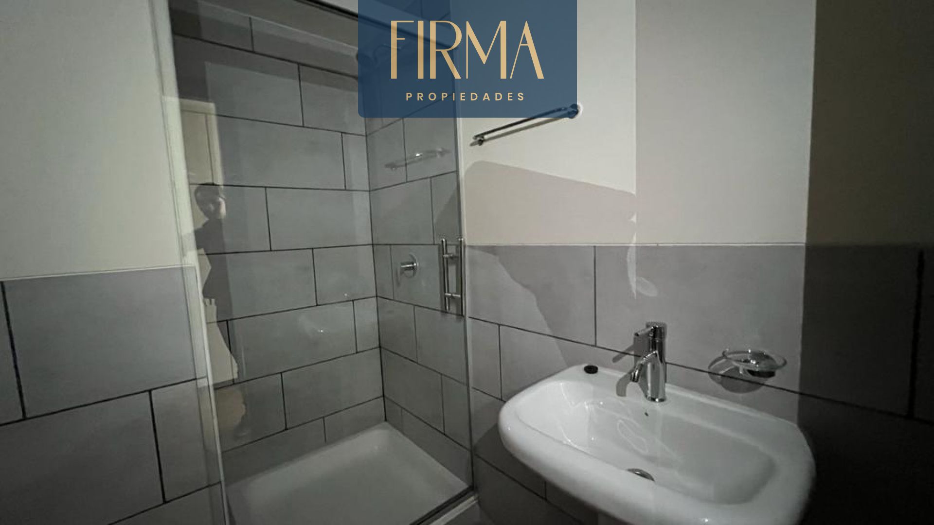 Casa en AlquilerALQUILA ESTA CASA EN SAN MIGUEL  3 baños 2 parqueos Foto 1