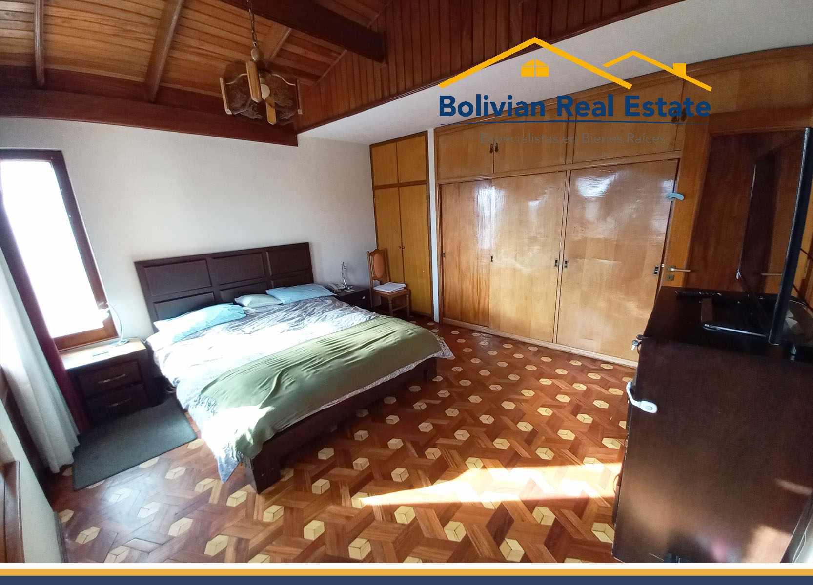 Casa en Achumani en La Paz 7 dormitorios 4 baños 5 parqueos Foto 9