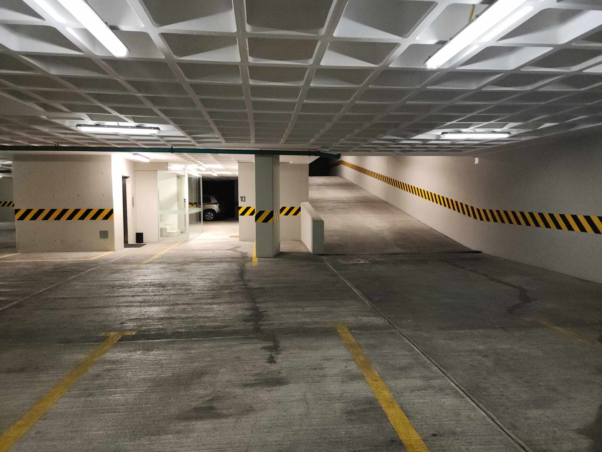 Departamento en Calacoto en La Paz 3 dormitorios 5 baños 1 parqueos Foto 6