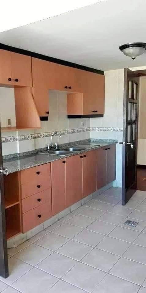 Departamento en AlquilerAchumani c/34 3 dormitorios 3 baños 1 parqueos Foto 1