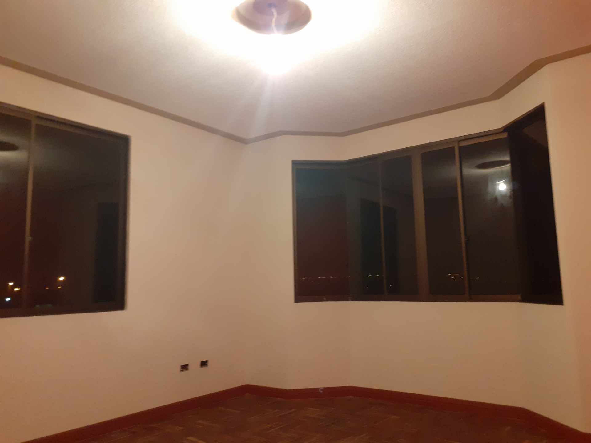 Casa en Achocalla en La Paz 4 dormitorios 4 baños 2 parqueos Foto 12