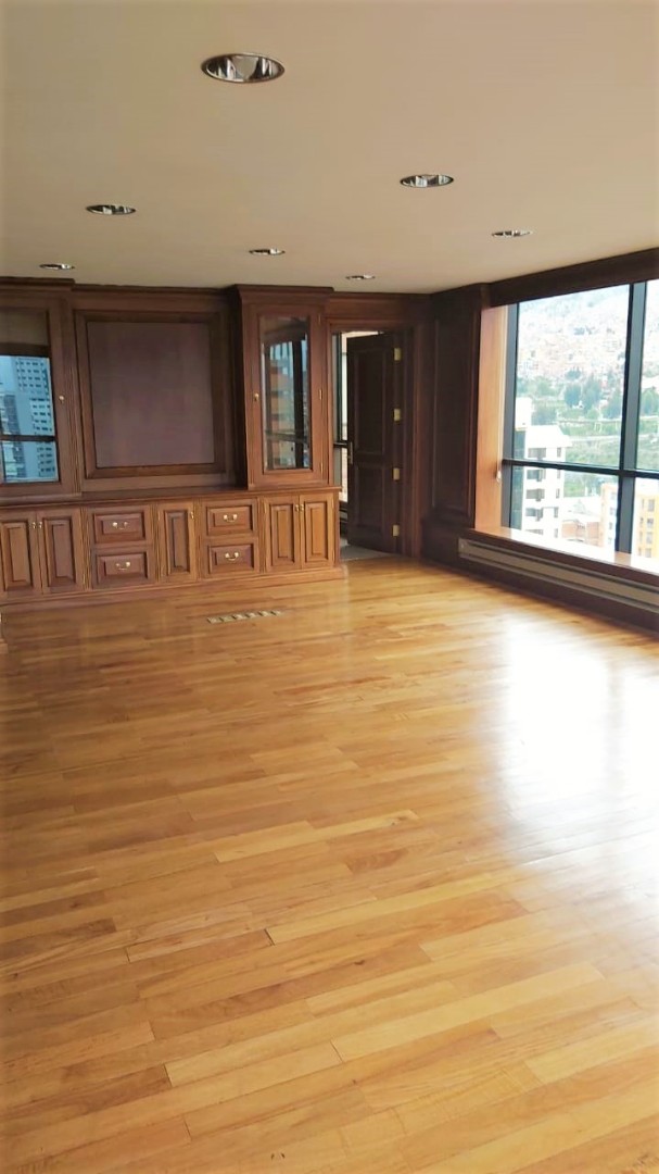 En Alquiler a $us 3,000 Foto 1