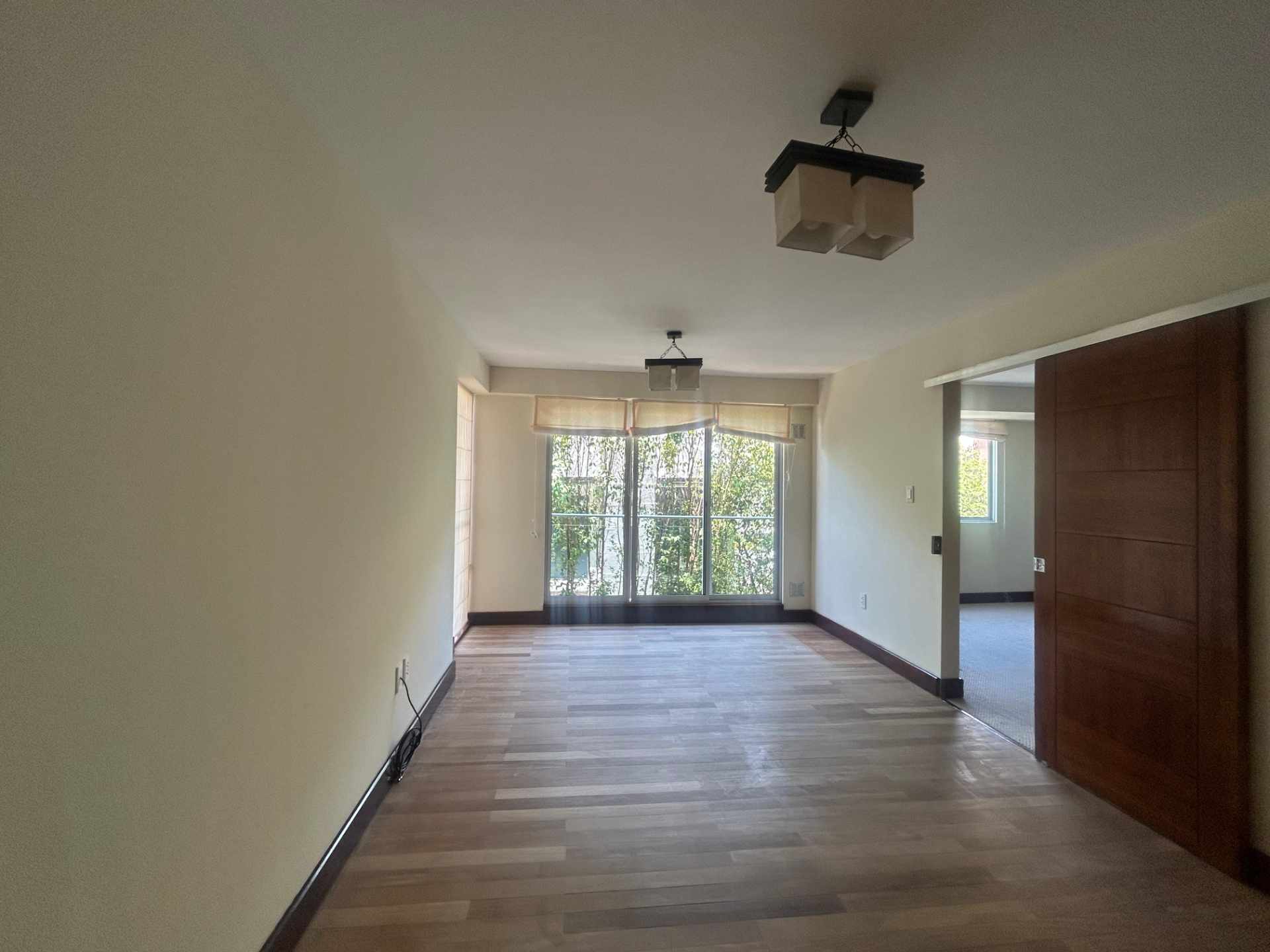 Departamento en VentaDEPARTAMENTO EN VENTA DE 2 DORMITORIOS EN ACHUMANI (SECTOR ASILO) 2 dormitorios 2 baños 1 parqueos Foto 2