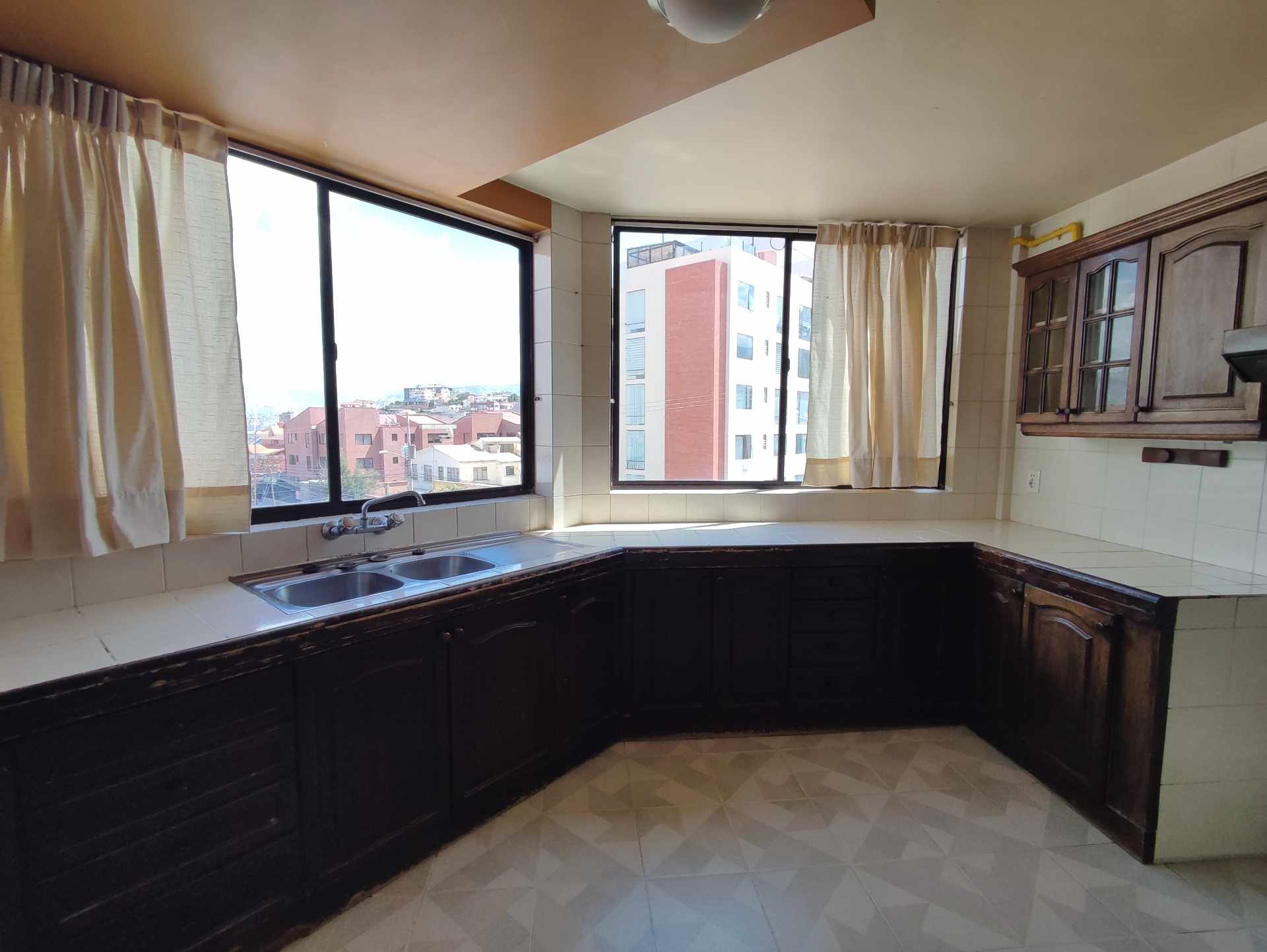 Departamento en AlquilerCALLE 26 - LOS PINOS 4 dormitorios 3 baños 1 parqueos Foto 8