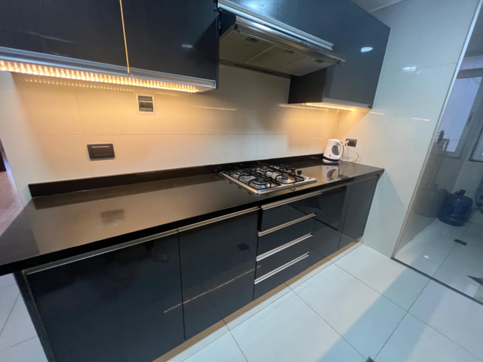 Departamento en AlquilerCalle 10 de calacoto avenida principal  3 dormitorios 3 baños 1 parqueos Foto 29