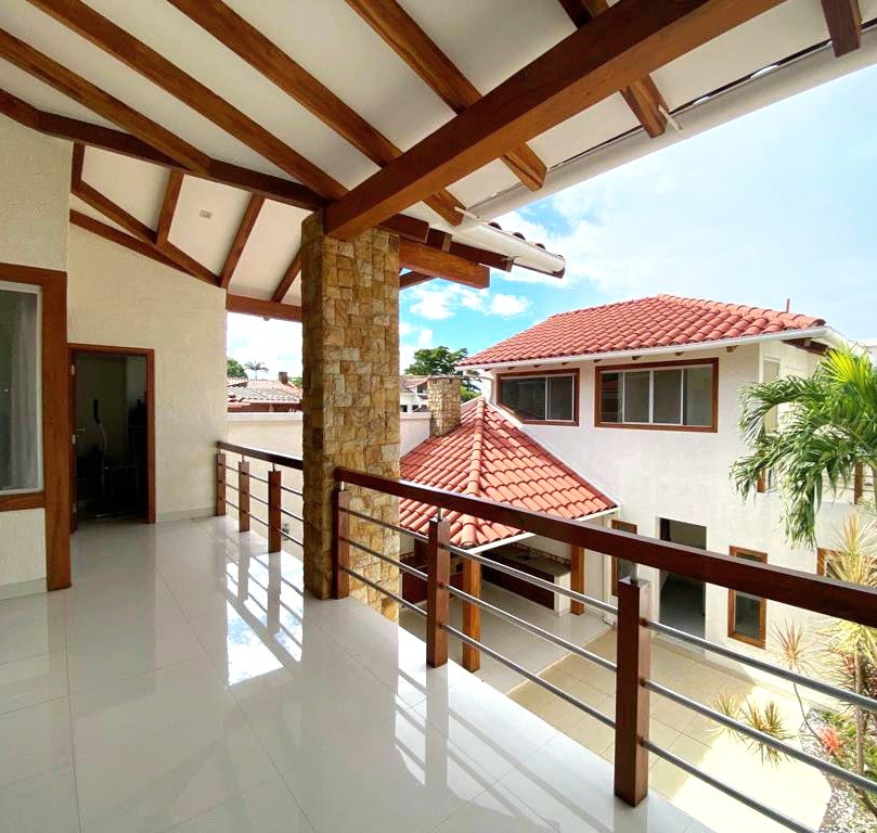 Casa en AnticréticoANTICRETICO
Zona Norte
Av. Alemana 2do y 3er anillo Foto 32